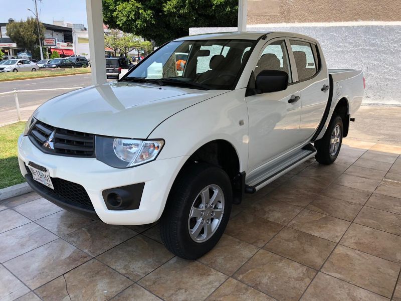 Mitsubishi L200 2015